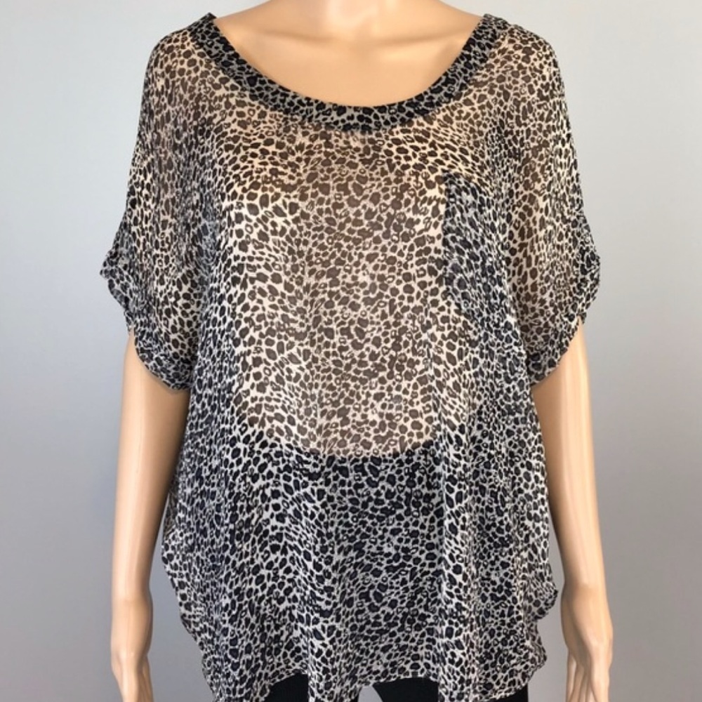 Joie Grey Silk animal print top shirt sz S